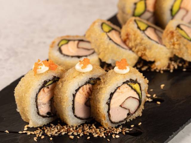 TEMPURA OJO DE TIGRE ROLL — Medio