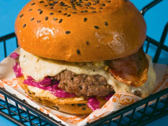 Three Cheeses & Bacon Burger (130 gr)